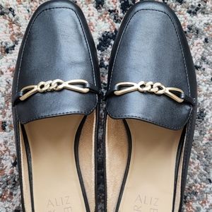 Black slides. Naturalizer. Size7